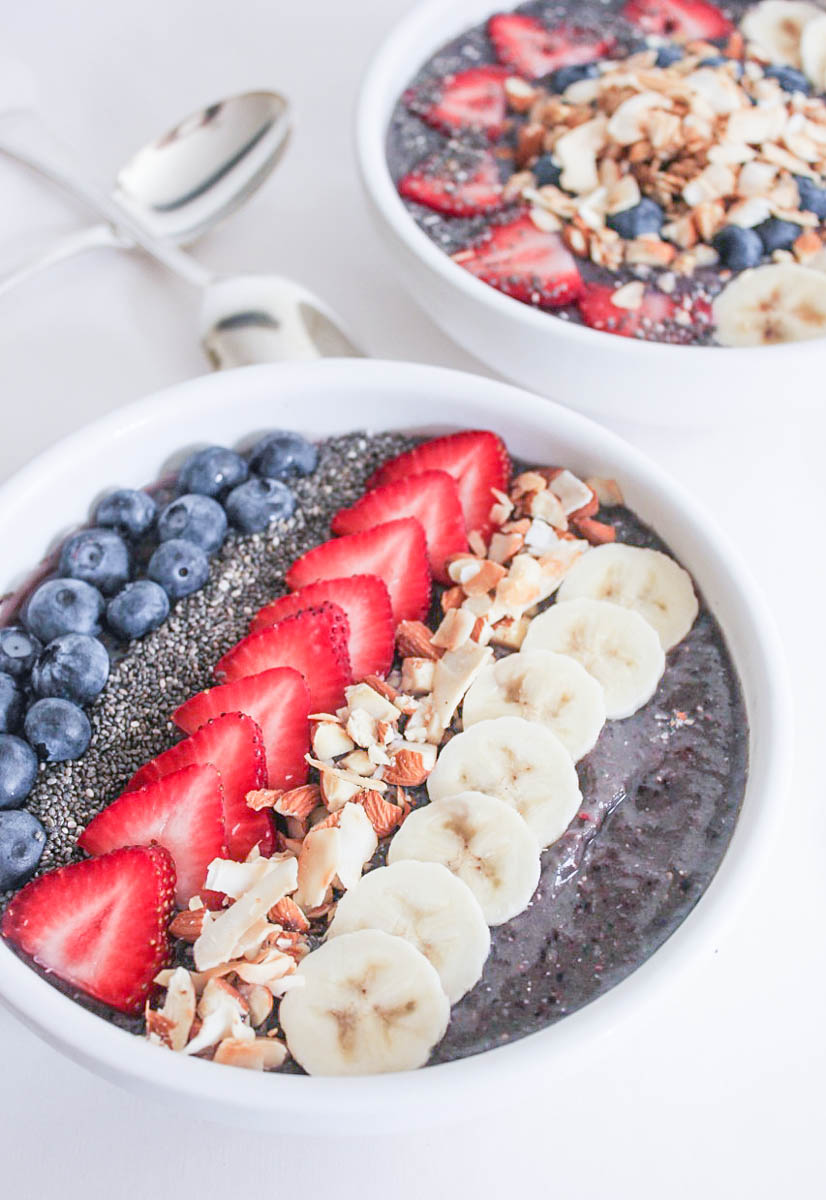 21 Breakfast Smoothie Bowl Recipes To Help You Lose Weight!