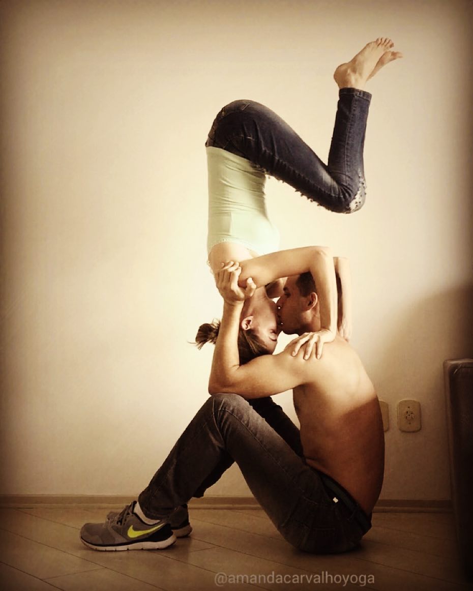 Couple's Yoga Poses: 23 Easy, Medium, and Hard Partner Poses | Yoga,  Breathe, Medium